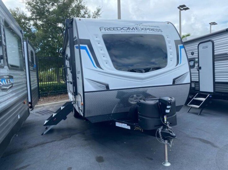 Thumbnail Photo undefined for New 2022 Coachmen Freedom Express 238BHS